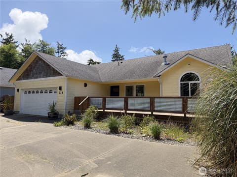 Photo of 719 Wakina Loop SE, Ocean Shores, WA 98569 (MLS # 2537078)
