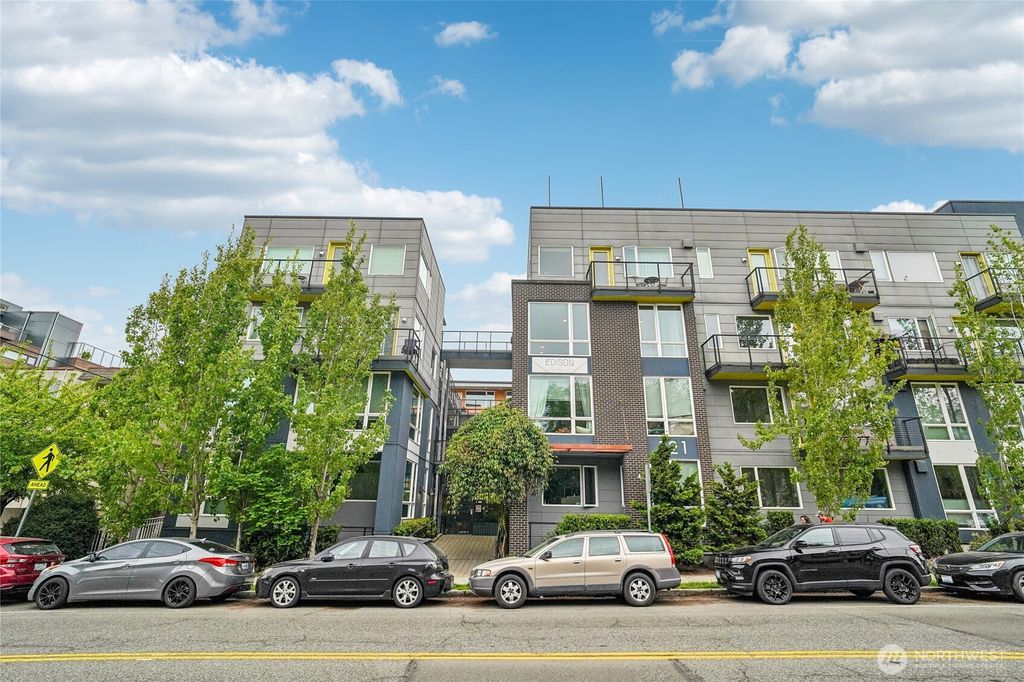 Photo of 121 12th Avenue E #406, Seattle, WA 98102 (MLS # 2519550)