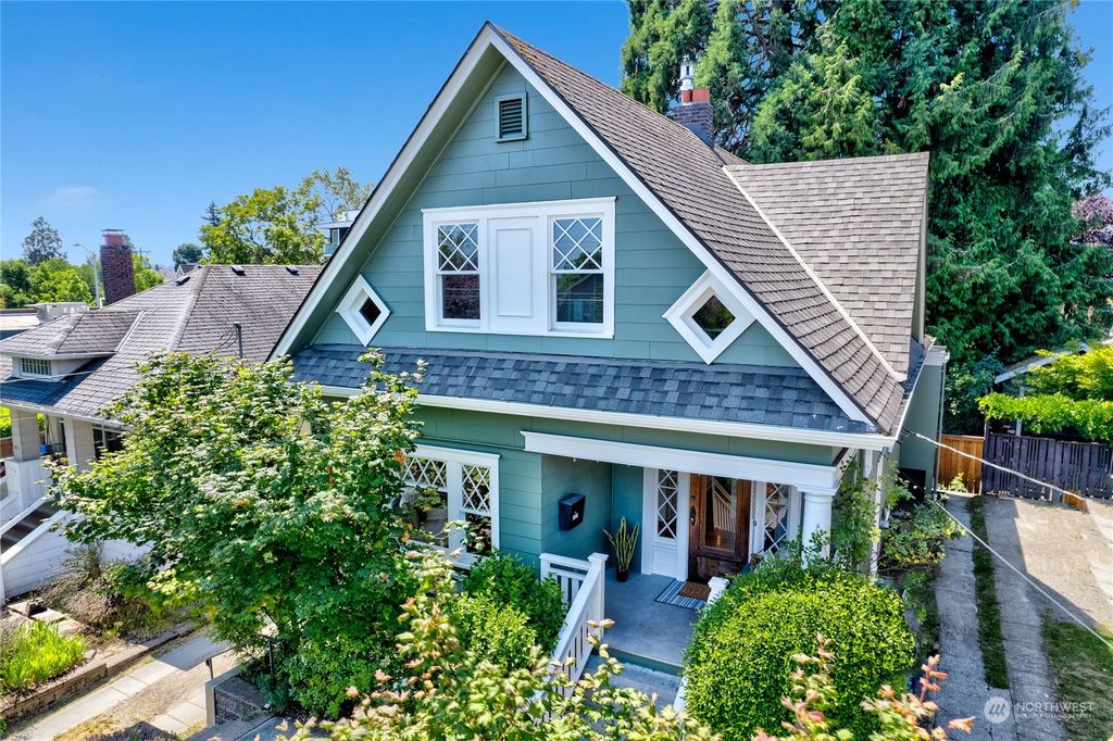 Photo of 4517 2nd Avenue NE, Seattle, WA 98105 (MLS # 2257676)