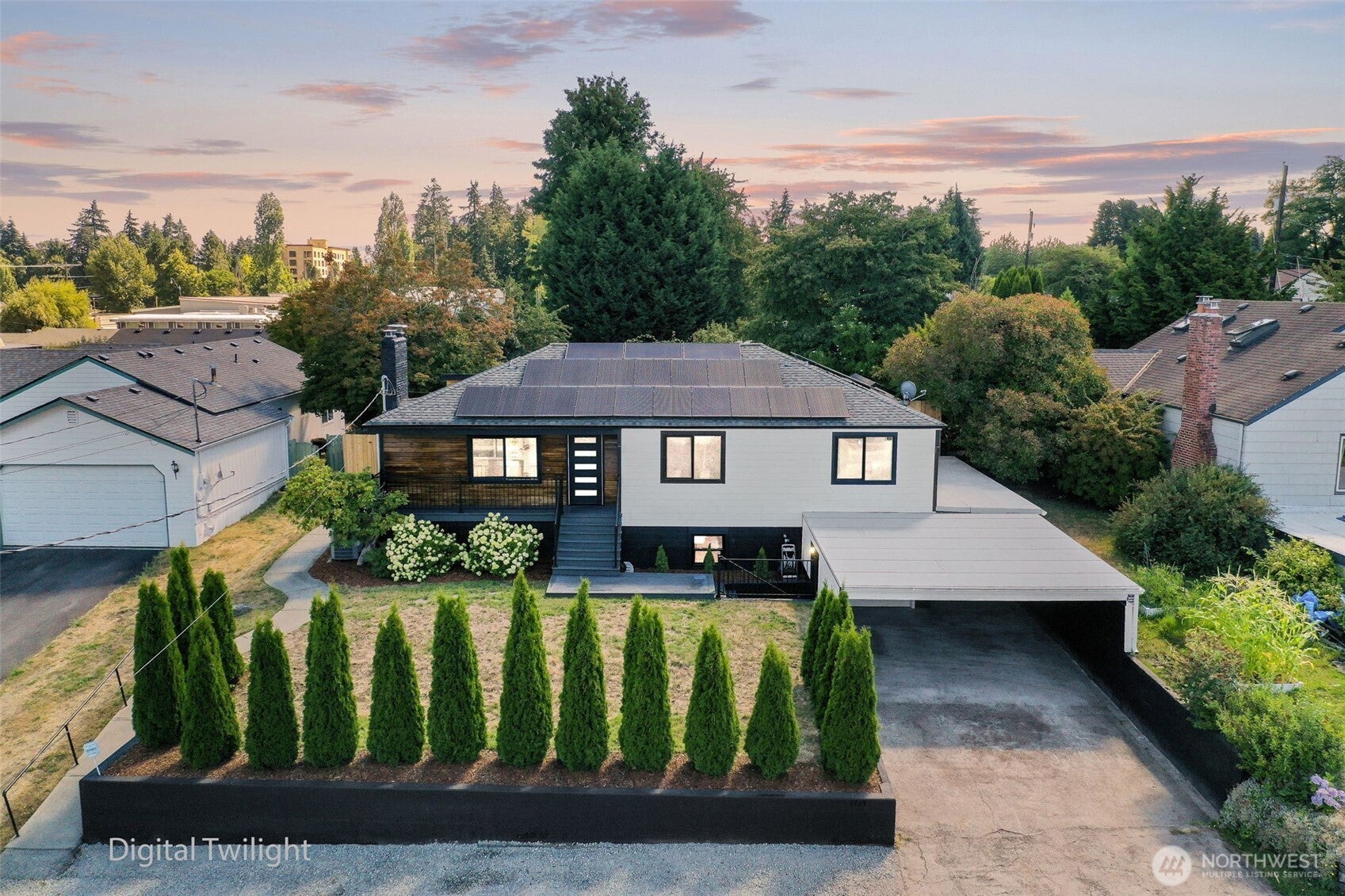 2819 Louise Avenue W