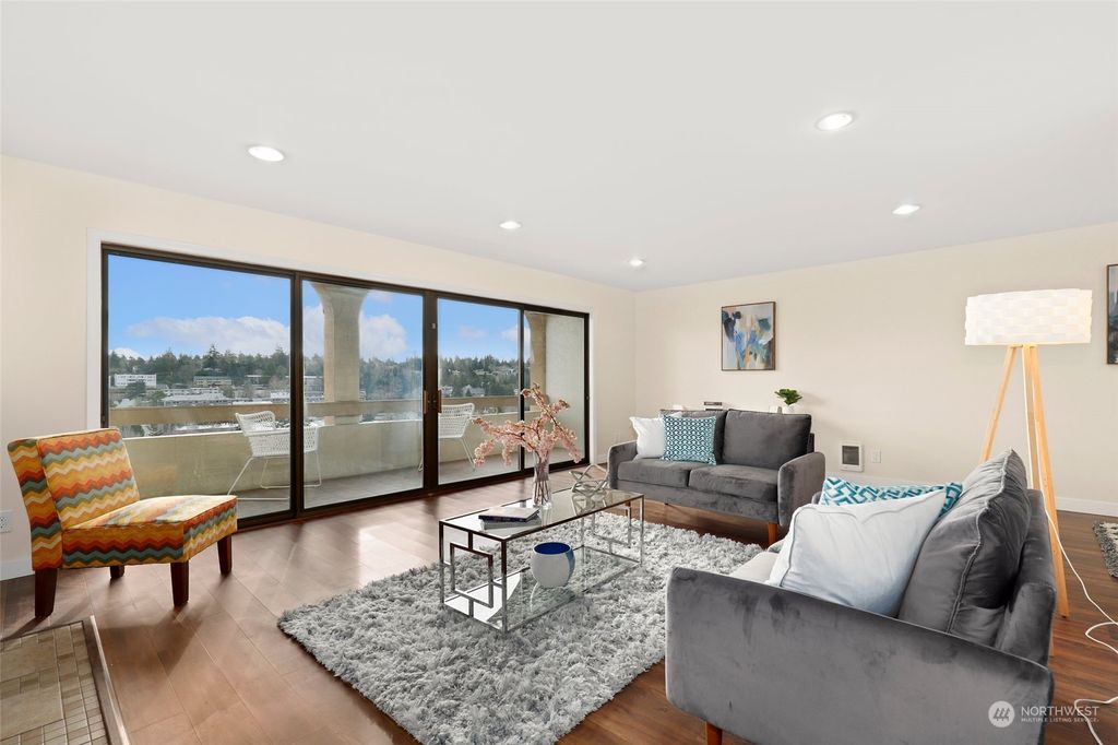 Photo of 2929 76th Avenue SE #502, Mercer Island, WA 98040 (MLS # 2044426)