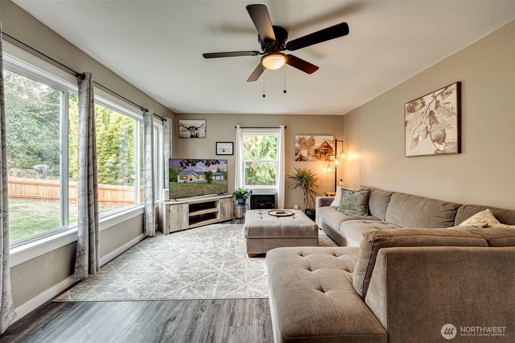 Photo of 3632 Columbia Heights Road, Longview, WA 98632 (MLS # 2482231)