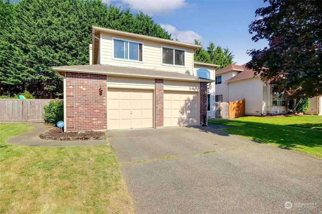 Photo of 19008 114th Court SE, Renton, WA 98055 (MLS # 2131271)