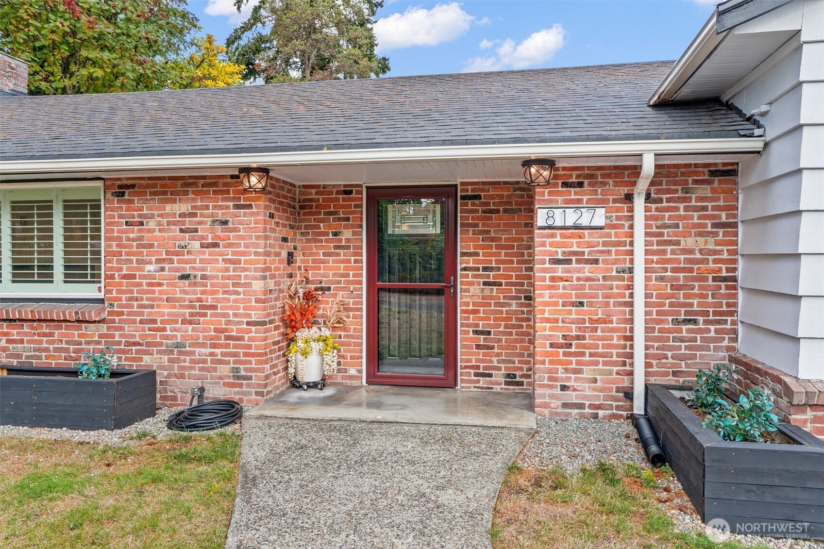 8127 Sherwood Forest Street SW