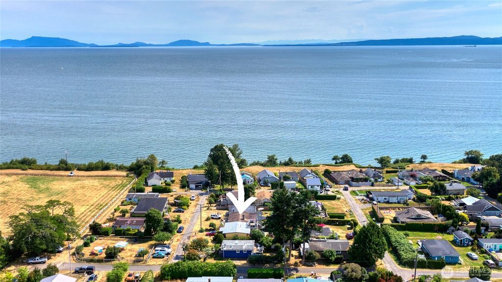 Photo of 675 Sylvia Drive, Point Roberts, WA 98281 (MLS # 2496685)