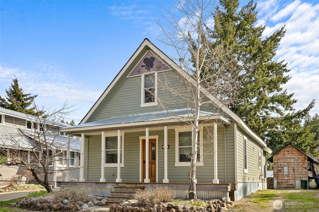 Photo of 132 4th Street, Roslyn, WA 98941 (MLS # 2510181)