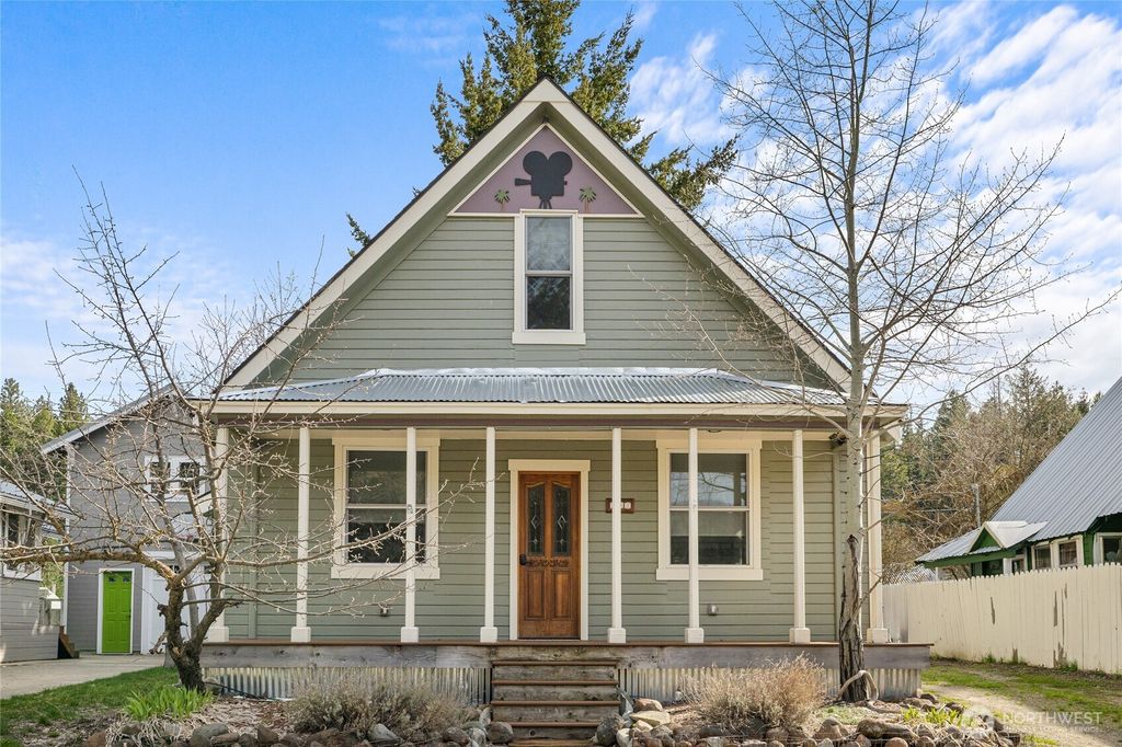 Photo of 132 4th Street, Roslyn, WA 98941 (MLS # 2510181)