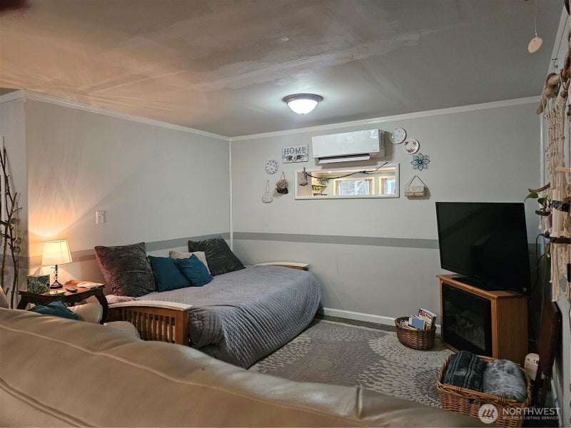 11 N Hamma Hamma Drive W