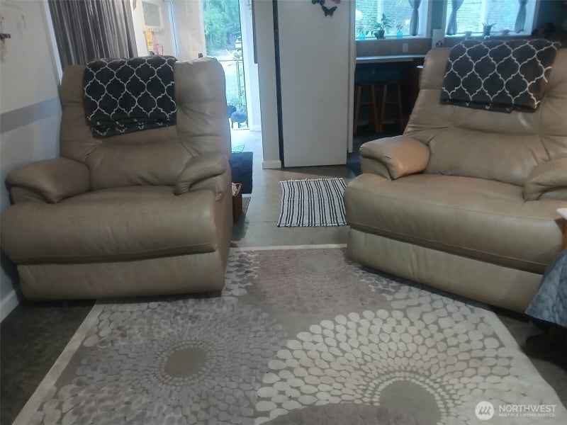 11 N Hamma Hamma Drive W