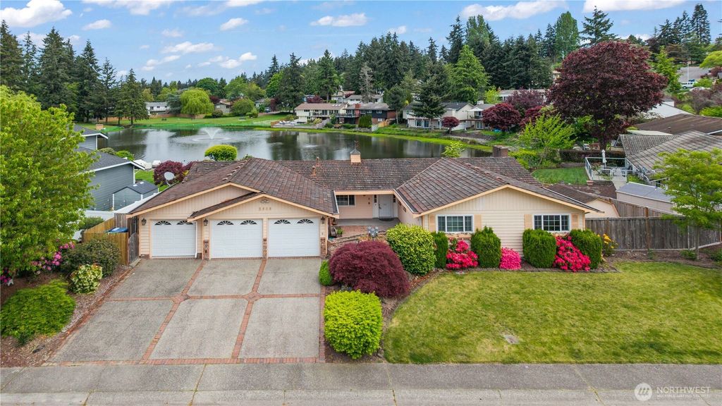 Photo of 2606 SW 323rd Street, Federal Way, WA 98023 (MLS # 2374691)
