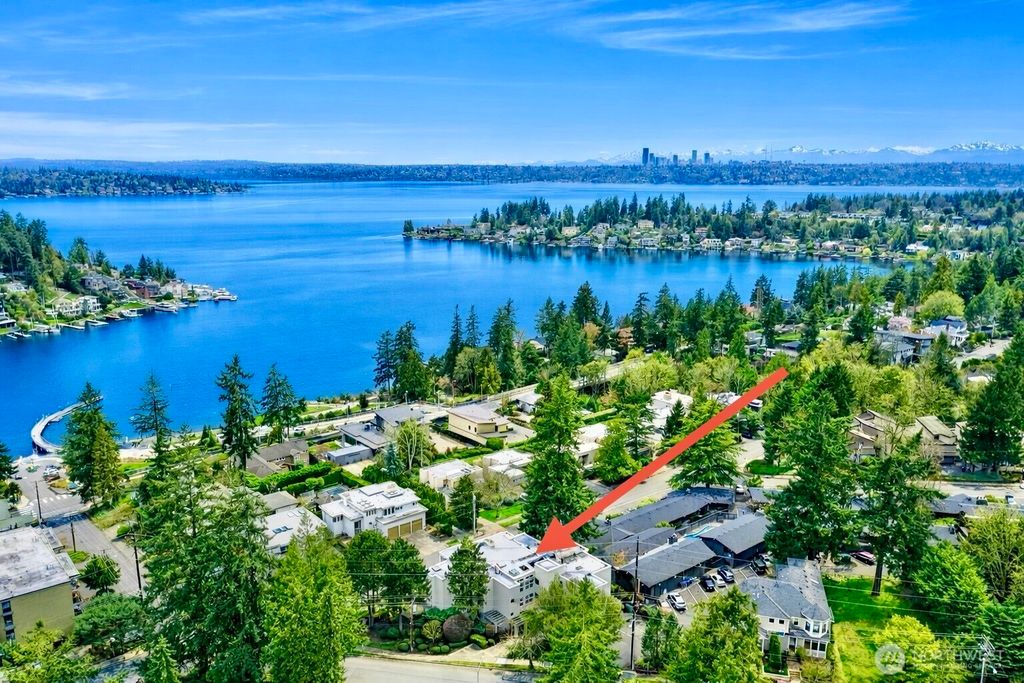 Photo of 101 99th Avenue NE #101, Bellevue, WA 98004 (MLS # 2501624)