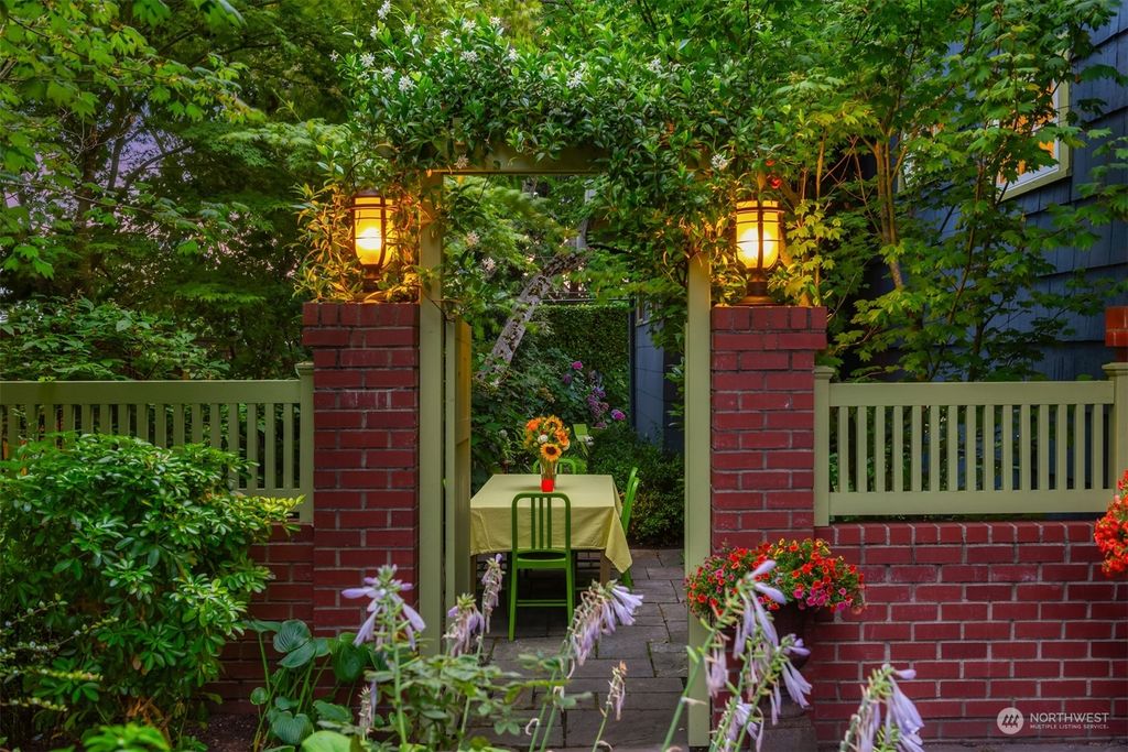 Photo of 2651 47th Avenue SW, Seattle, WA 98116 (MLS # 2291883)