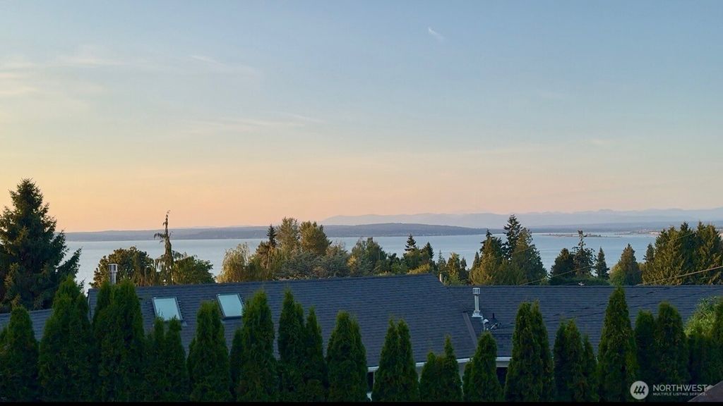 Photo of 5004 27th Avenue W, Everett, WA 98203 (MLS # 2435979)