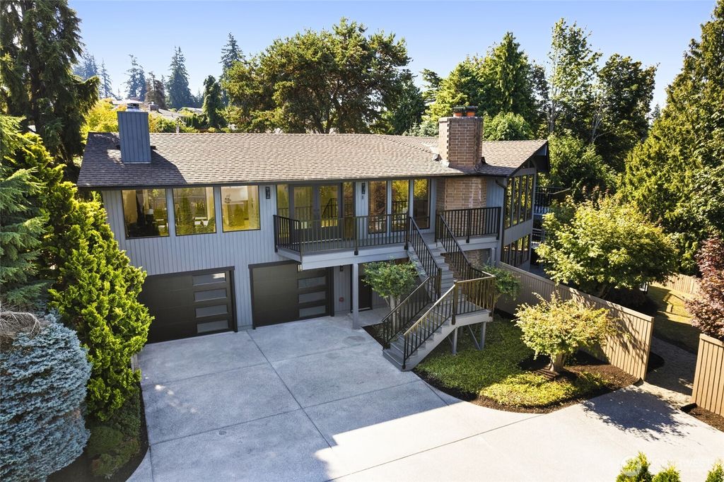 Photo of 5004 27th Avenue W, Everett, WA 98203 (MLS # 2435979)