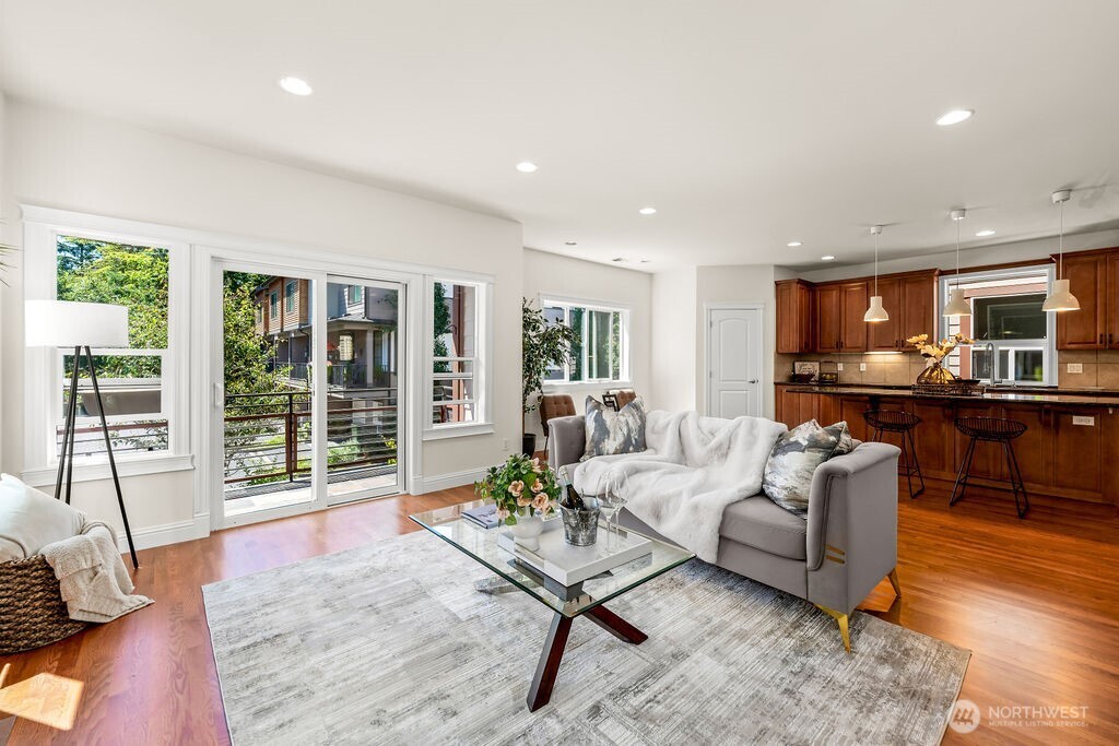 810 5th Avenue NW