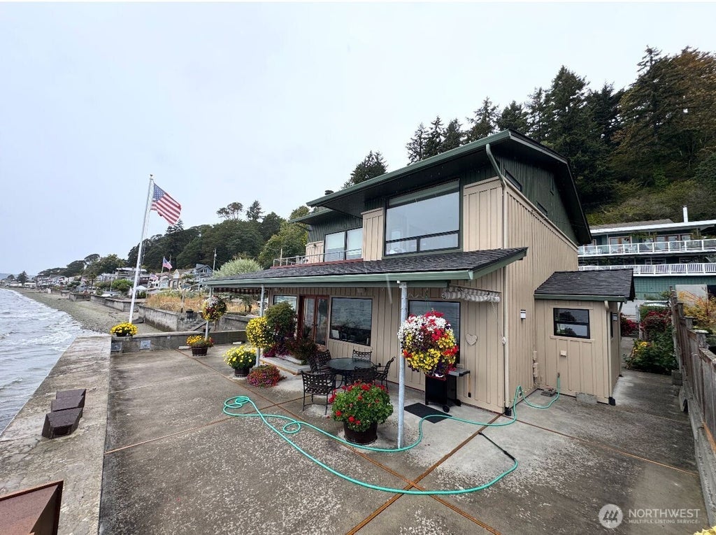 Photo of 2841 SW 172nd Street, Burien, WA 98166 (MLS # 2577776)