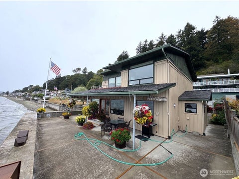 Photo of 2841 SW 172nd Street, Burien, WA 98166 (MLS # 2577776)