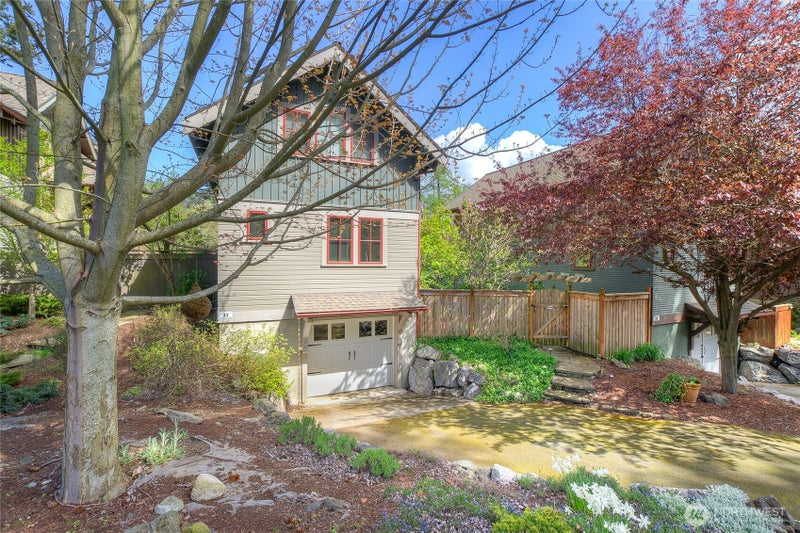 44 Bright Water Lane