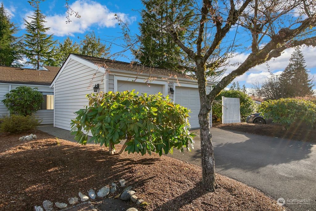 Photo of 13725 SE 256th Place, Kent, WA 98042 (MLS # 2056094)