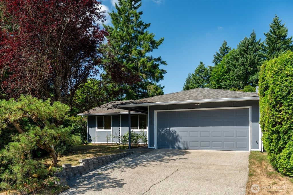 Photo of 10909 156th Place NE, Redmond, WA 98052 (MLS # 2430229)