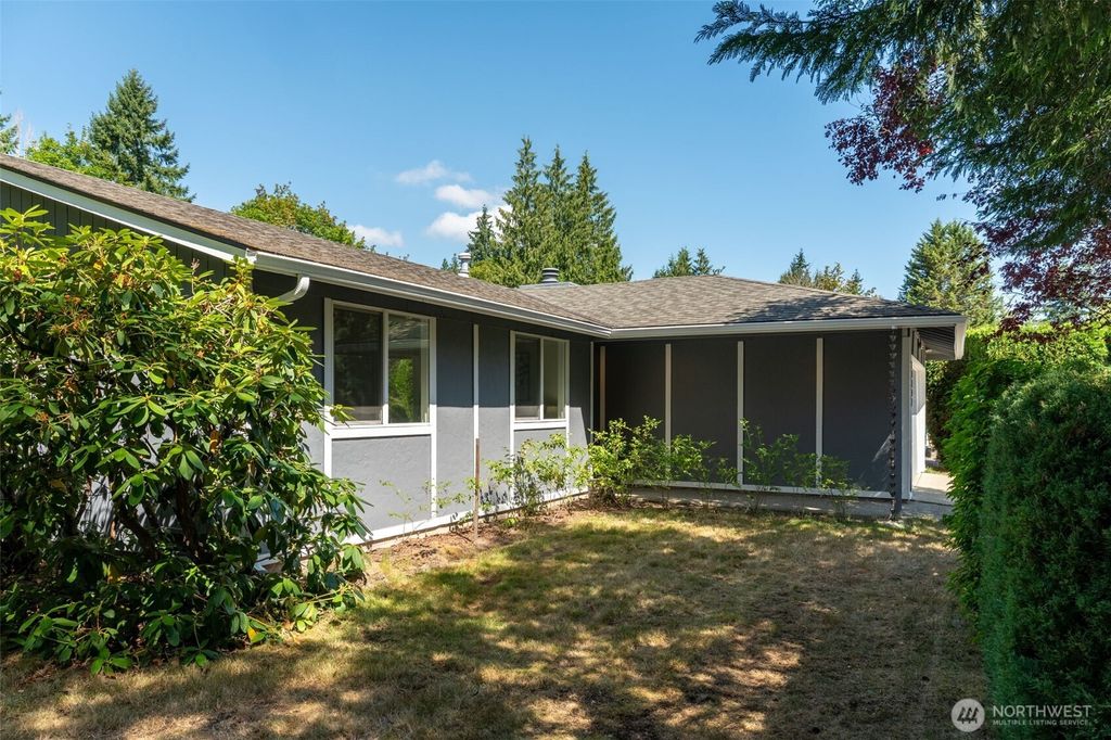 Photo of 10909 156th Place NE, Redmond, WA 98052 (MLS # 2430229)