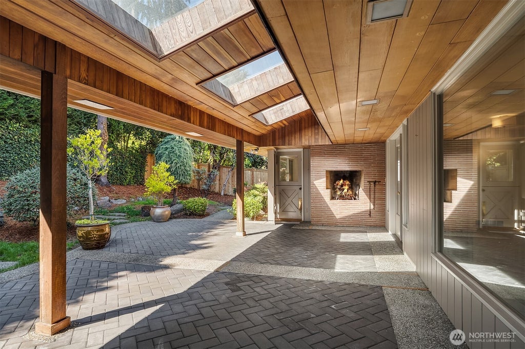Photo of 1425 Broadmoor Drive E, Seattle, WA 98112 (MLS # 2579399)