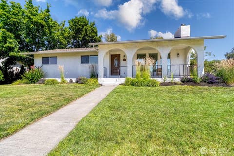 Photo of 885 E Tietan ST, Walla Walla, WA 99362 (MLS # 2549962)
