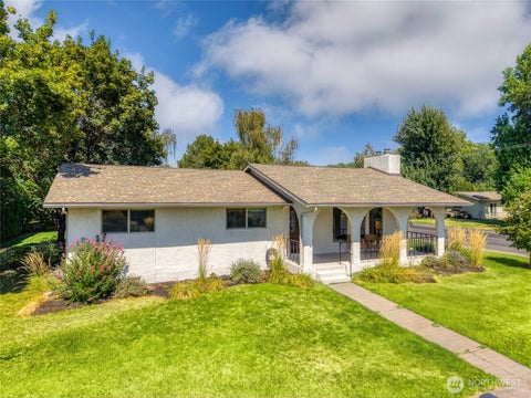 Photo of 885 E Tietan ST, Walla Walla, WA 99362 (MLS # 2549962)