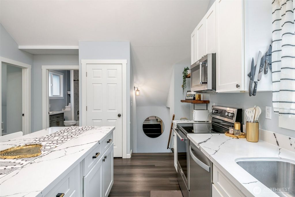 Photo of 719 S Sheridan Avenue, Tacoma, WA 98405 (MLS # 2484518)