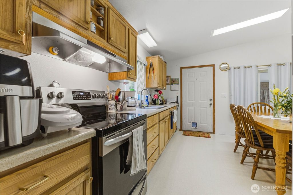 Photo of 9818 Entiat River Road, Entiat, WA 98822 (MLS # 2528603)