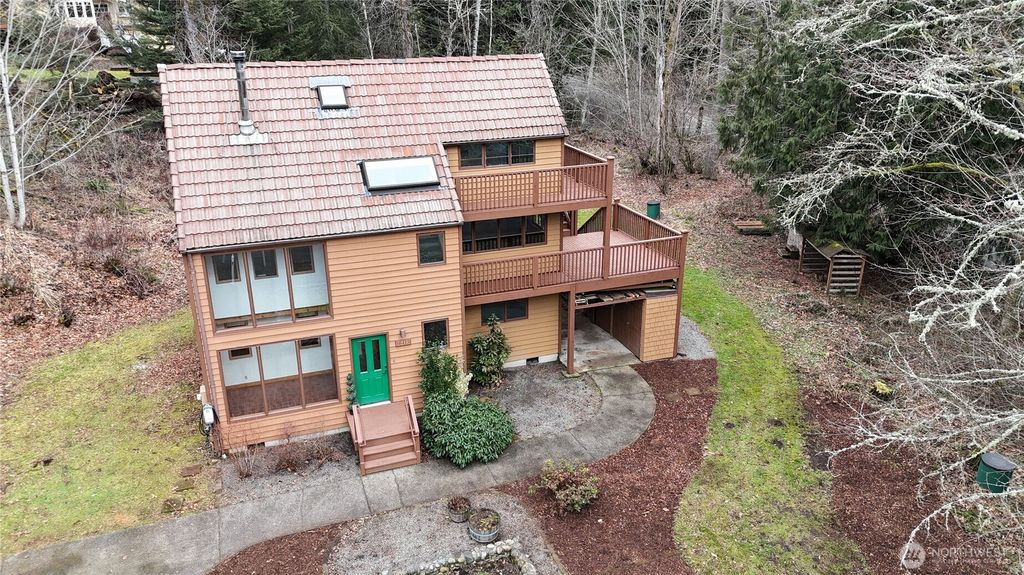 Photo of 16413 266th Avenue SE, Issaquah, WA 98027 (MLS # 2334924)