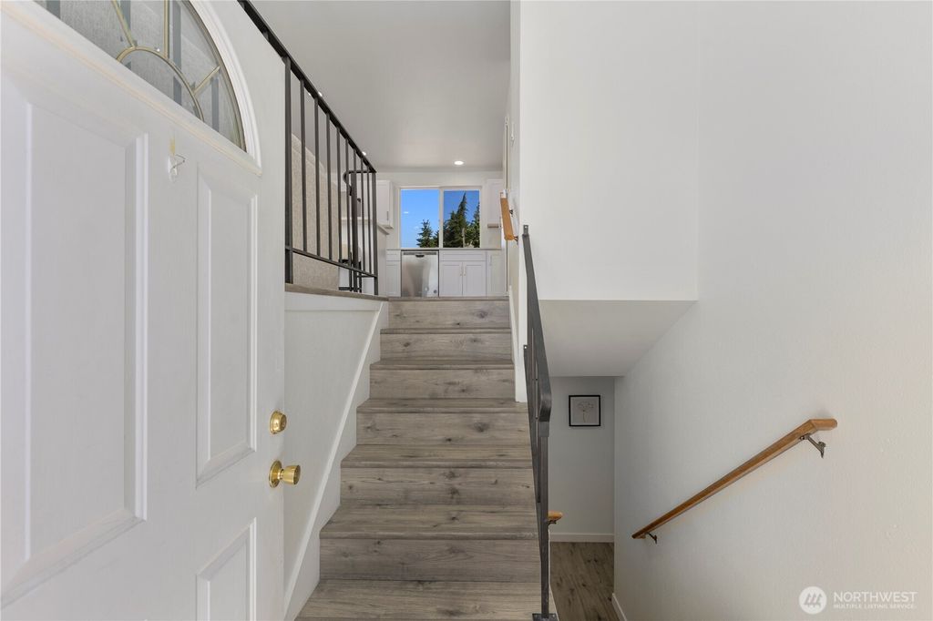 Photo of 13712 SE 233rd Street, Kent, WA 98042 (MLS # 2536014)