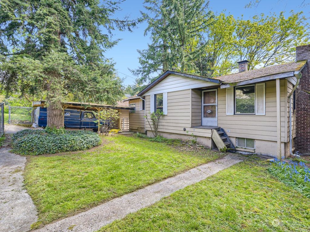 Photo of 3833 NE 120th Street, Seattle, WA 98125 (MLS # 2066887)