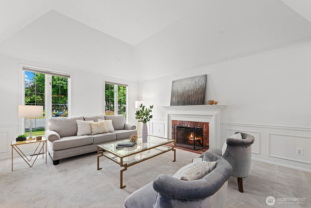 Photo of 24125 SE 46th Place, Sammamish, WA 98029 (MLS # 2391377)