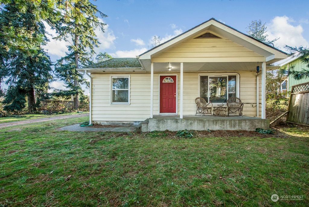Photo of 351 NE 185th Street, Shoreline, WA 98155 (MLS # 2192316)