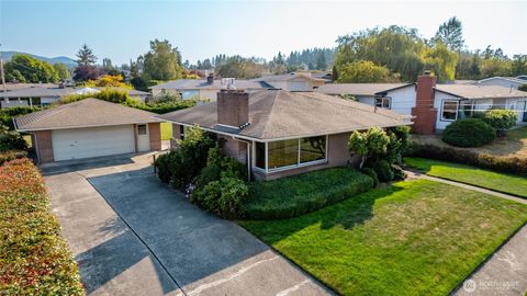 Photo of 1307 26th Street, Anacortes, WA 98221 (MLS # 2426267)