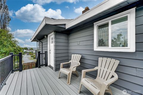 Photo of 2942 S fontanelle Street, Seattle, WA 98108 (MLS # 2511445)