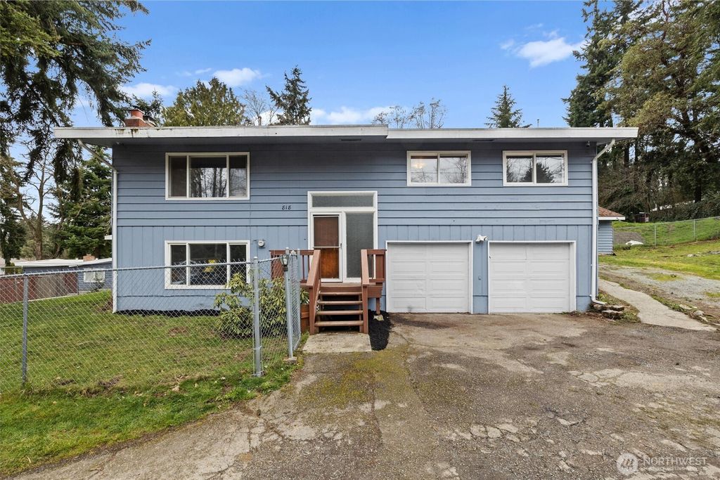 Photo of 818 S 129TH Place, Burien, WA 98168 (MLS # 2350076)
