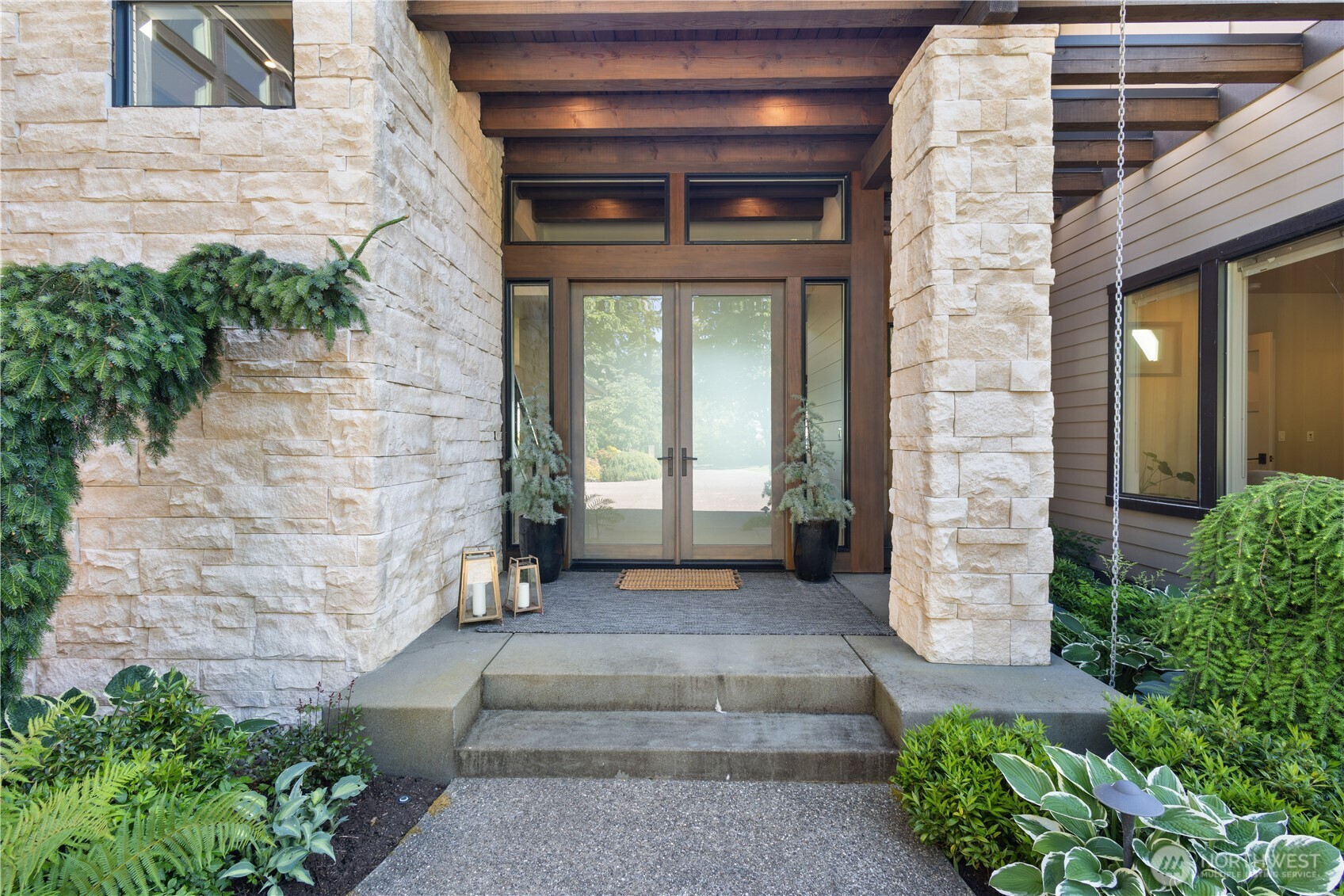 946 7th Court