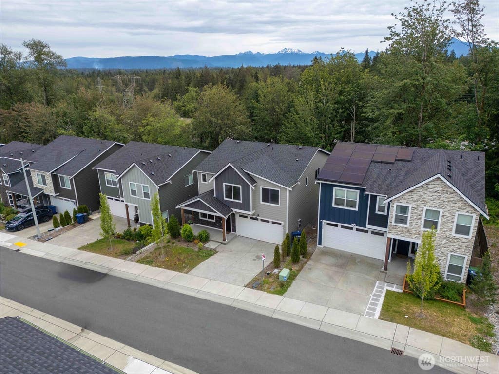 Photo of 6847 88th Drive NE, Marysville, WA 98270 (MLS # 2537829)