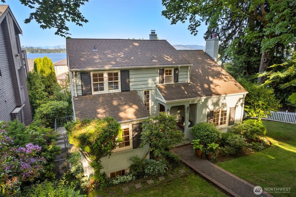 Photo of 1702 Lake Washington Boulevard, Seattle, WA 98122 (MLS # 2388294)