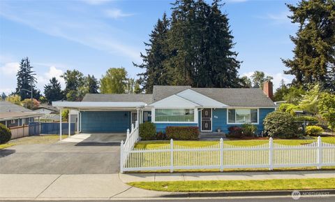 Photo of 614 E 84th Street, Tacoma, WA 98445 (MLS # 2516199)