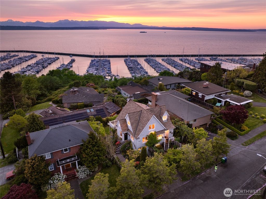 Photo of 7007 35th Avenue NW, Seattle, WA 98117 (MLS # 2366074)