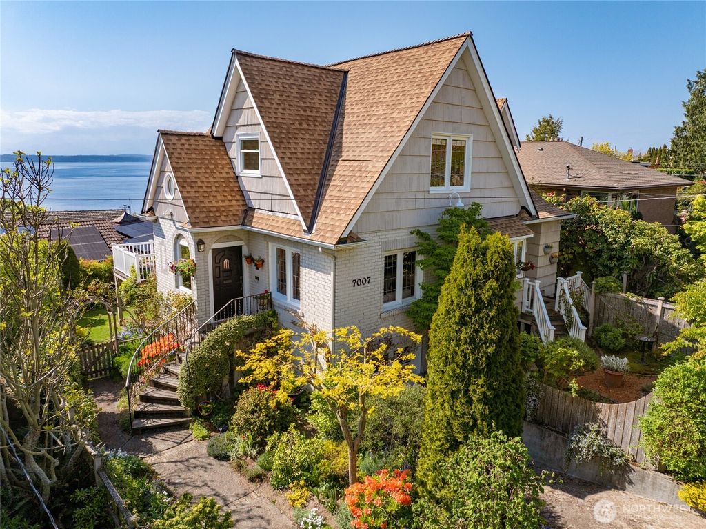 Photo of 7007 35th Avenue NW, Seattle, WA 98117 (MLS # 2366074)
