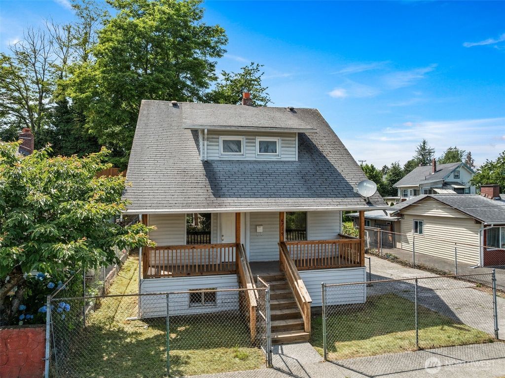 Photo of 6719 46th Avenue S, Seattle, WA 98118 (MLS # 2398716)