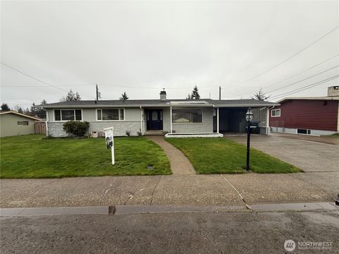 Photo of 221 W Forest Avenue, Port Angeles, WA 98362 (MLS # 2474907)