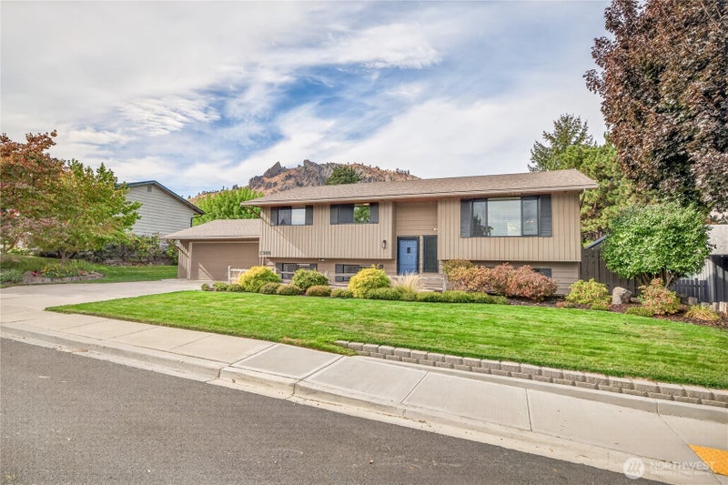 1308 Wedgewood Avenue