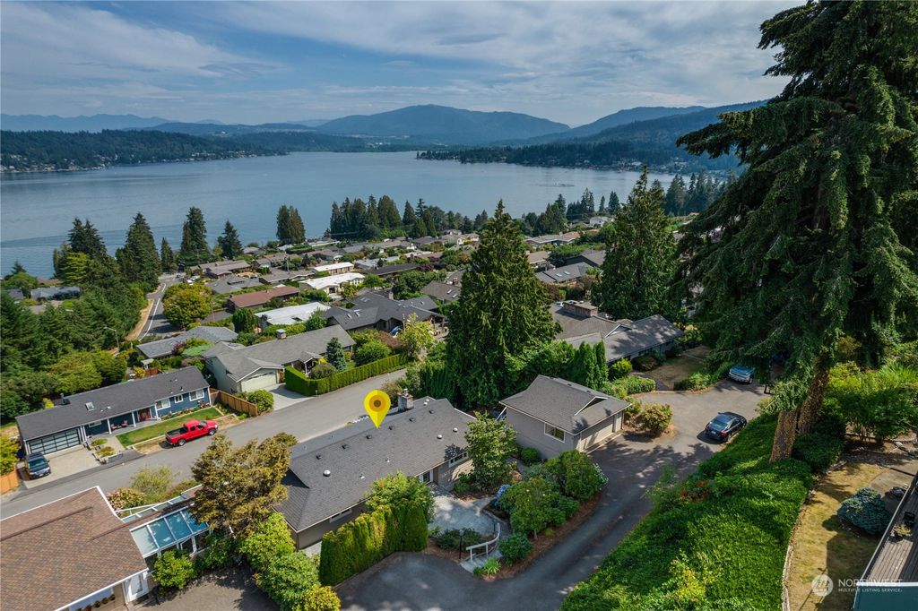 Photo of 2627 169th Avenue SE, Bellevue, WA 98008 (MLS # 2032632)