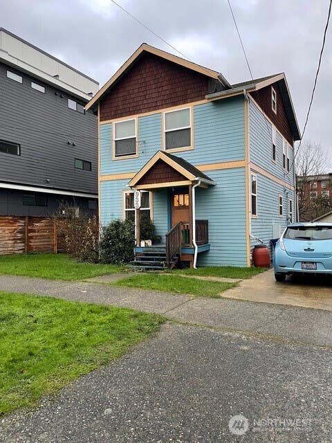 Photo of 933 NW 56th Street, Seattle, WA 98108 (MLS # 2571609)