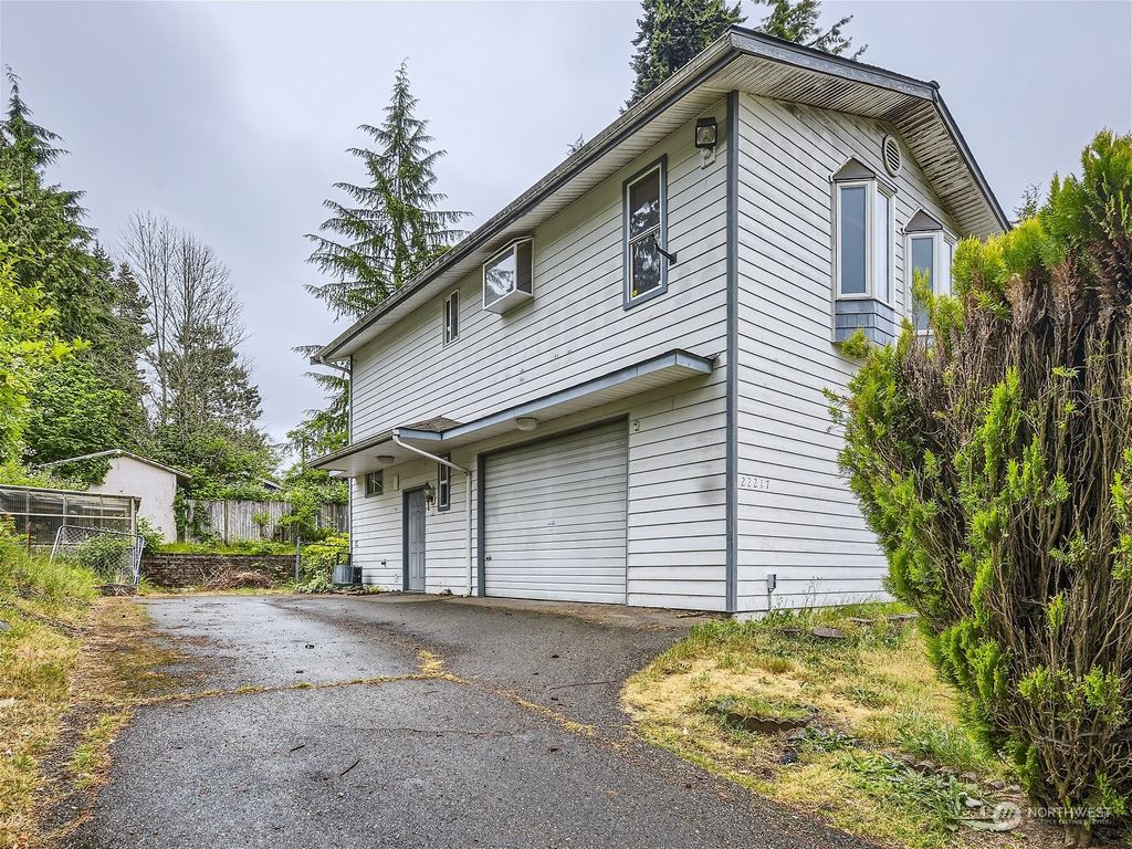 Photo of 22217 65th Avenue W, Mountlake Terrace, WA 98043 (MLS # 2125747)